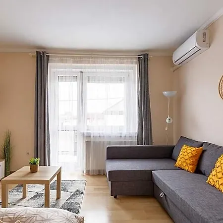 Modern Living - Free Parking Hotel