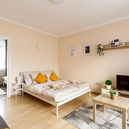 Modern Living - Free Parking 3* Budapest