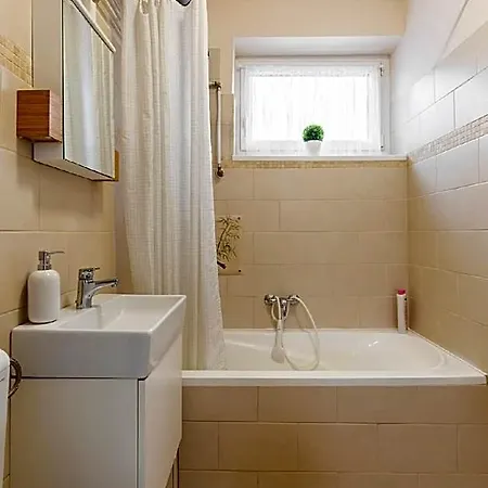 Hotel Modern Living - Free Parking Budapest