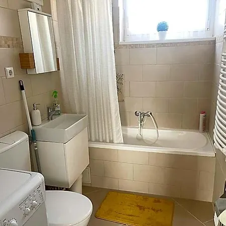 Modern Living - Free Parking Hotel 3*